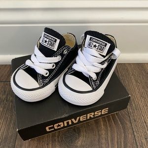 Infant converse size 2. Like New condition!